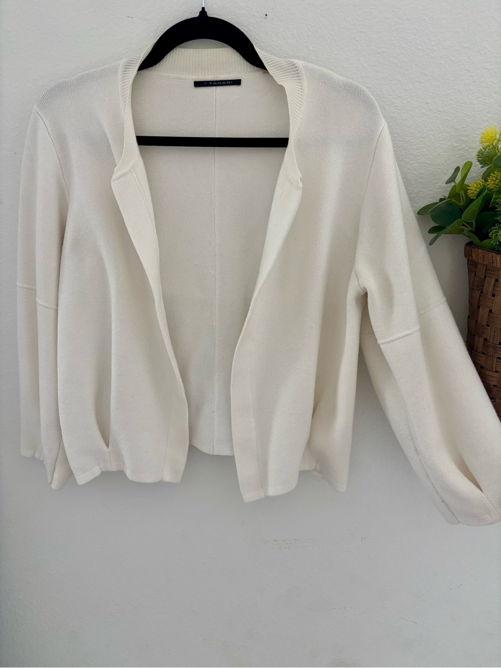 T Tahari Cream Ribbed Open Cardigan